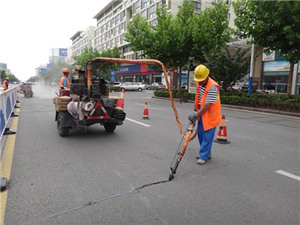 嘉格瀝青道路灌縫膠售后服務(wù)人員哪里需要哪里去